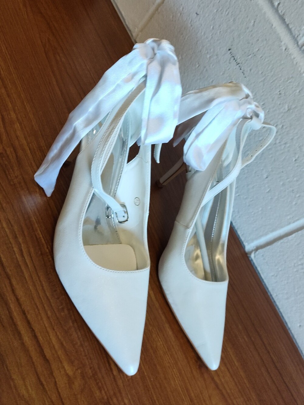 ZBY White Pointed-Toe Ribbon Tie Stiletto Heels – Size 8.5